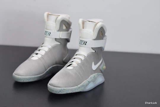 NIKE MAG 0816